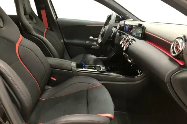 Mercedes-Benz A 35 AMG (Clasa A) din 2024 cu 11.621 km - oferta MER178653 - foto 25