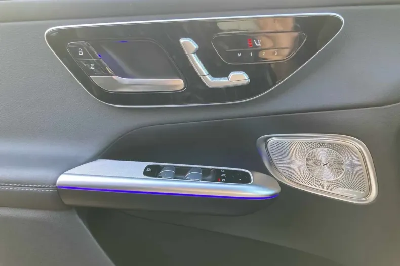 Mercedes-Benz GLC 300 din 2024 cu 8.998 km - oferta MER178654 - foto 13