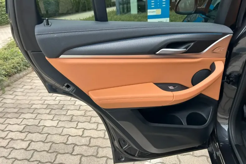 BMW iX3 din 2024 cu 11.900 km - oferta BMW178666 - foto 16