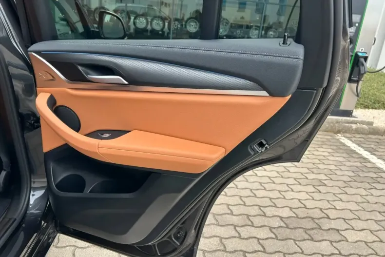 BMW iX3 din 2024 cu 11.900 km - oferta BMW178666 - foto 17