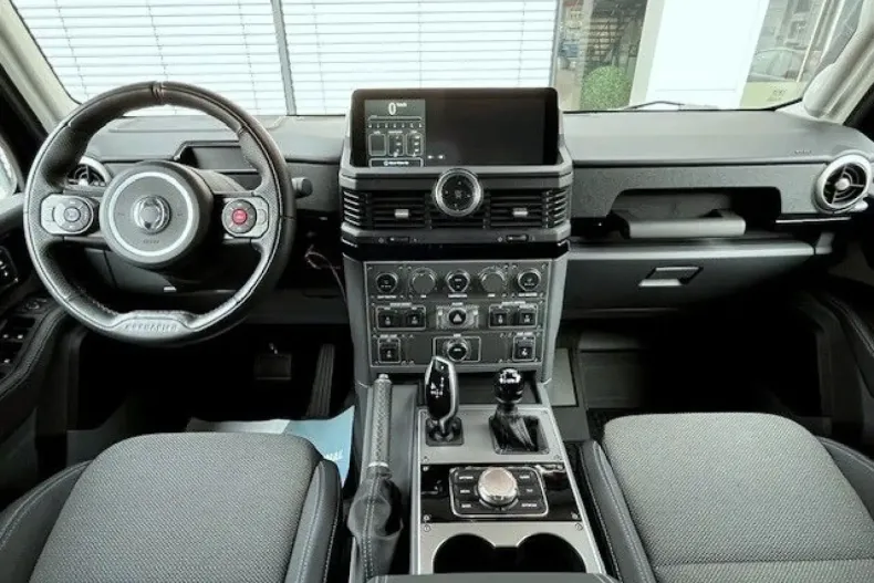 INEOS Grenadier din 2025 cu 18.456 km - oferta INE178671 - foto 9