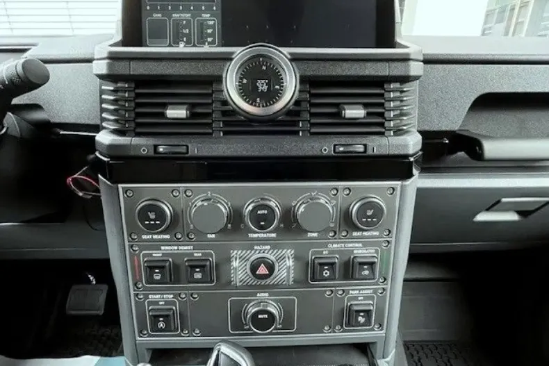 INEOS Grenadier din 2025 cu 18.456 km - oferta INE178671 - foto 11