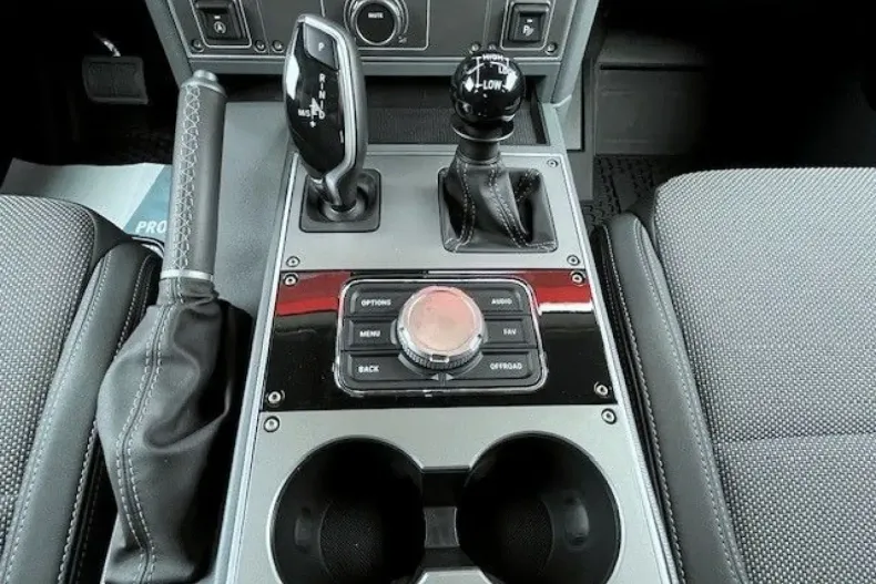 INEOS Grenadier din 2025 cu 18.456 km - oferta INE178671 - foto 12