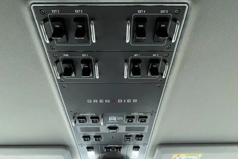 INEOS Grenadier din 2025 cu 18.456 km - oferta INE178671 - foto 13