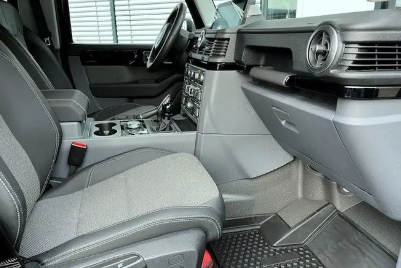 INEOS Grenadier din 2025 cu 18.456 km - oferta INE178671 - foto 16