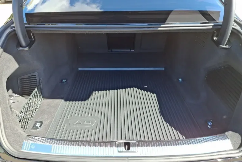 Audi A8 din 2022 cu 51.799 km - oferta AUD178703 - foto 13