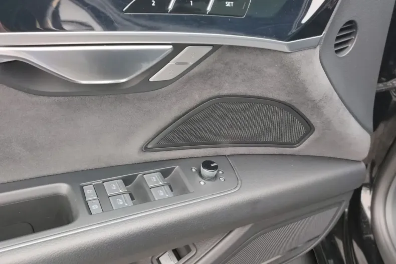 Audi A8 din 2023 cu 102.399 km - oferta AUD178708 - foto 13