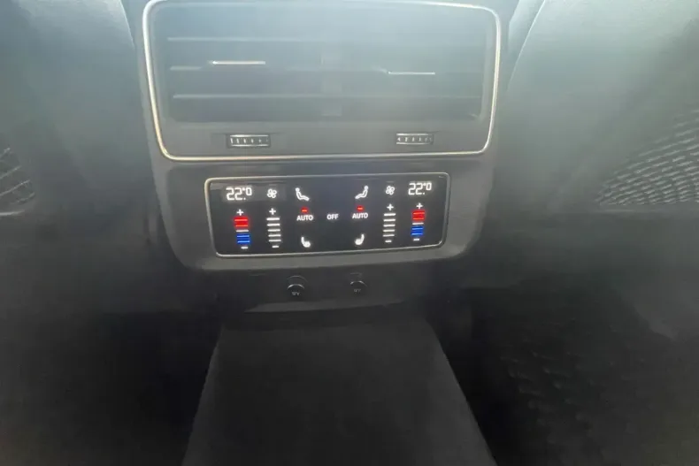 Audi Q8 din 2023 cu 75.257 km - oferta AUD178717 - foto 14