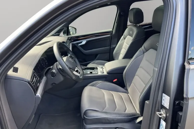 Volkswagen Touareg din 2023 cu 76.478 km - oferta VOL178726 - foto 7