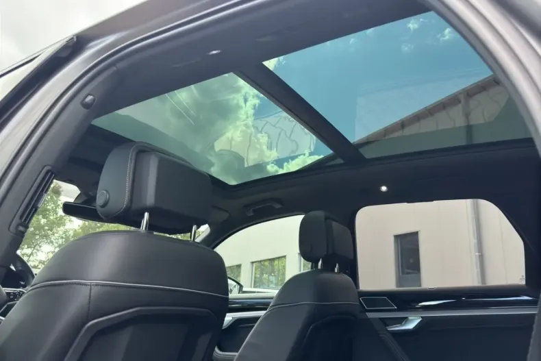 Volkswagen Touareg din 2023 cu 76.478 km - oferta VOL178726 - foto 14