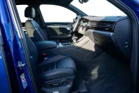 Volkswagen Touareg din 2022 cu 79.592 km - oferta VOL178729 - foto 2