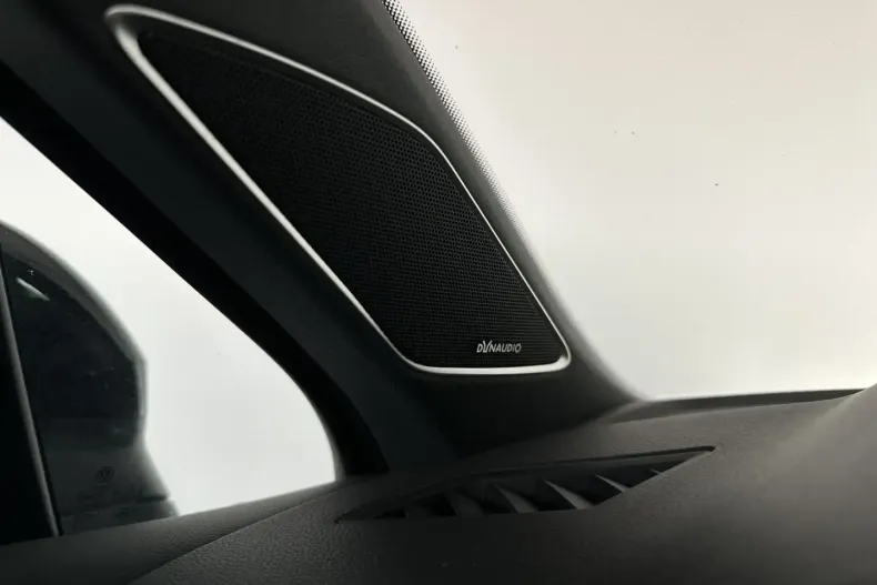 Volkswagen Touareg din 2022 cu 87.639 km - oferta VOL178737 - foto 17