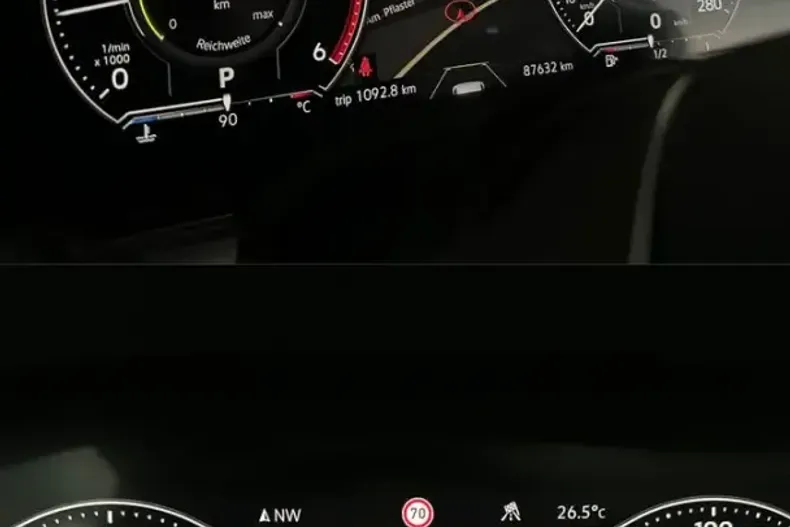 Volkswagen Touareg din 2022 cu 87.639 km - oferta VOL178737 - foto 18