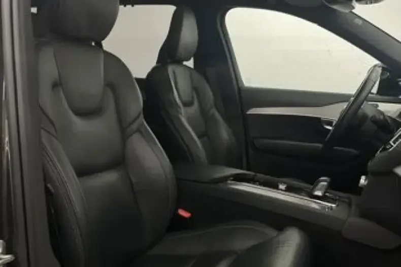 Volvo XC90 din 2022 cu 98.378 km - oferta VOL178740 - foto 8