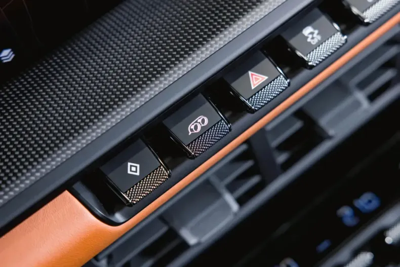 Porsche 992 din 2024 cu 5.200 km - oferta POR178741 - foto 39