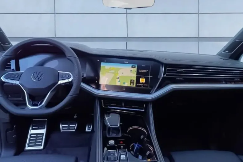 Volkswagen Touareg din 2025 cu 9.900 km - oferta VOL178742 - foto 11