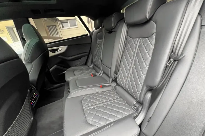 Audi Q8 din 2024 cu 14.799 km - oferta AUD178746 - foto 26