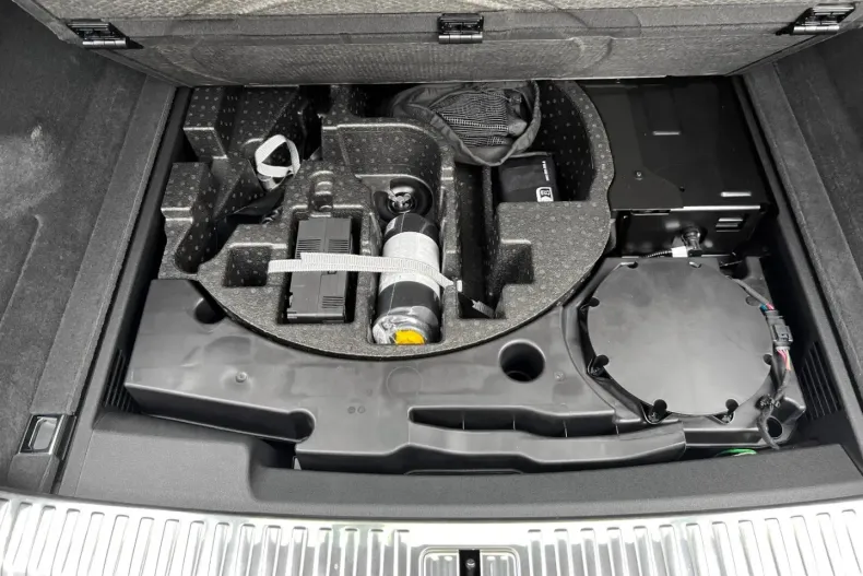 Audi Q8 din 2024 cu 14.799 km - oferta AUD178746 - foto 33