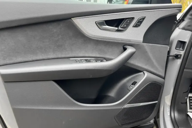 Audi Q8 din 2024 cu 14.799 km - oferta AUD178746 - foto 34