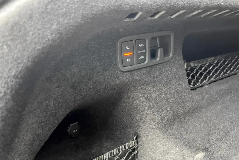 Audi Q8 din 2024 cu 14.799 km - oferta AUD178746 - foto 40