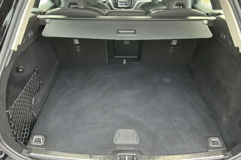 Volvo XC60 din 2022 cu 43.211 km - oferta VOL178759 - foto 23