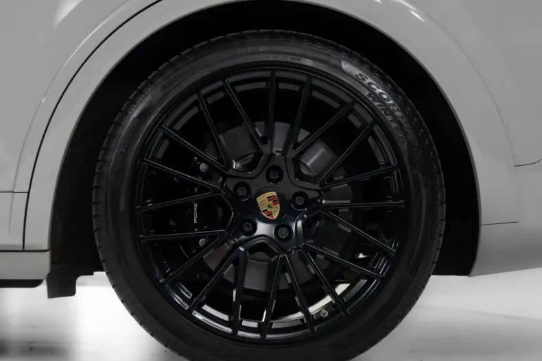 Porsche Cayenne din 2024 cu 44.306 km - oferta POR178770 - foto 3