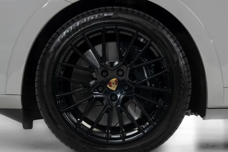 Porsche Cayenne din 2024 cu 44.306 km - oferta POR178770 - foto 4