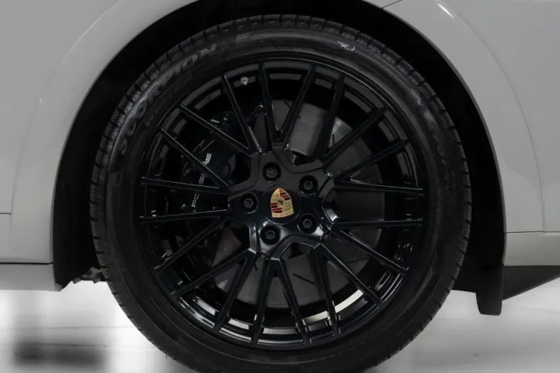 Porsche Cayenne din 2024 cu 44.306 km - oferta POR178770 - foto 9