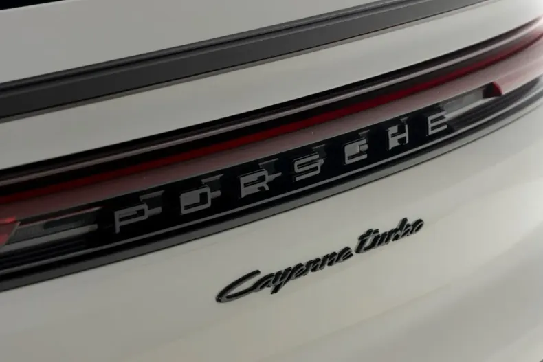 Porsche Cayenne din 2024 cu 44.306 km - oferta POR178770 - foto 18