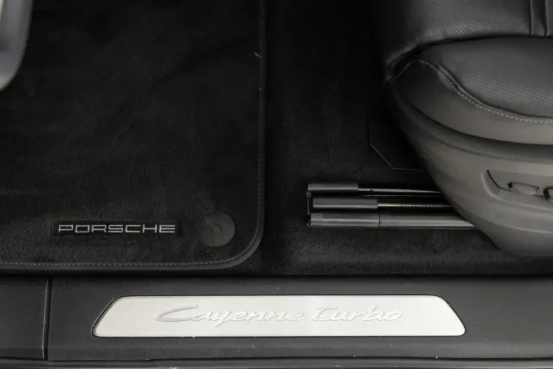 Porsche Cayenne din 2024 cu 44.306 km - oferta POR178770 - foto 24