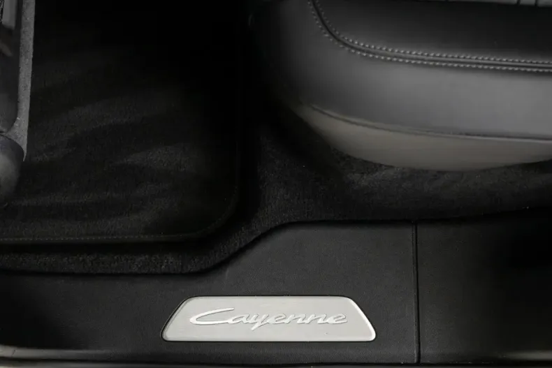 Porsche Cayenne din 2024 cu 44.306 km - oferta POR178770 - foto 25