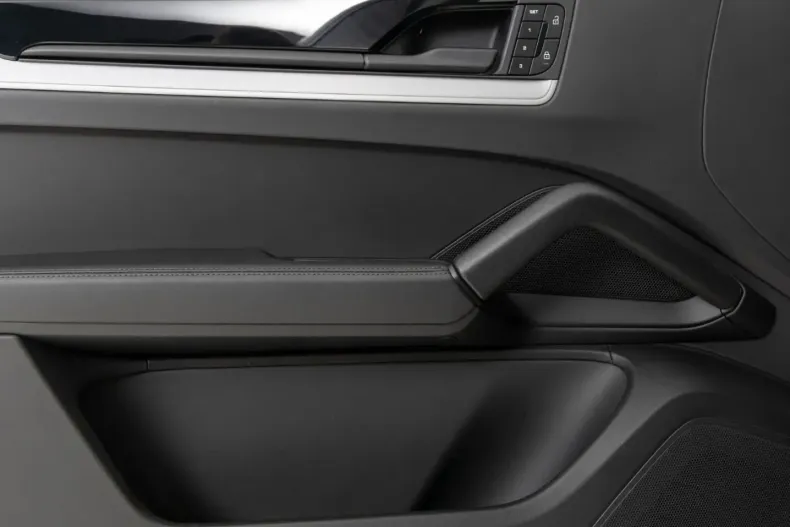 Porsche Cayenne din 2024 cu 44.306 km - oferta POR178770 - foto 28