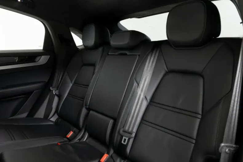 Porsche Cayenne din 2024 cu 44.306 km - oferta POR178770 - foto 46