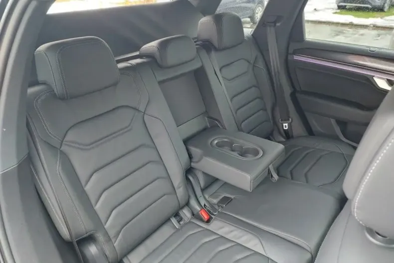 Volkswagen Touareg din 2025 cu 8.050 km - oferta VOL178790 - foto 11