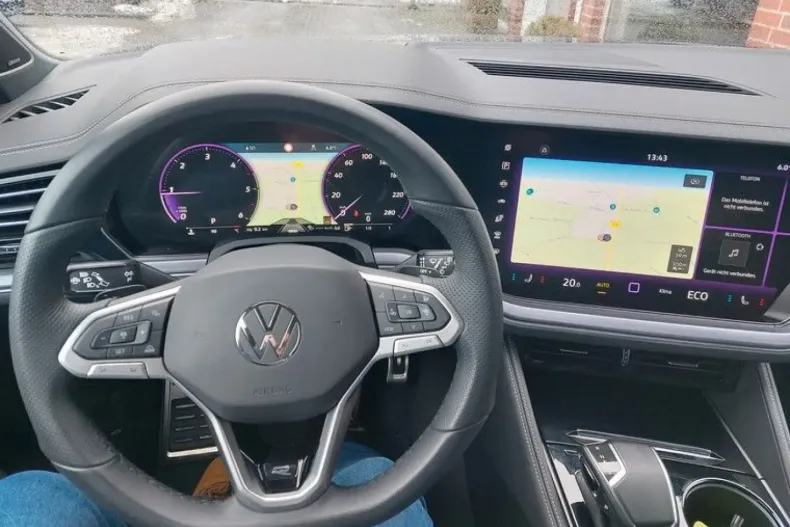 Volkswagen Touareg din 2025 cu 8.050 km - oferta VOL178790 - foto 13