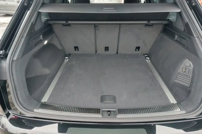 Volkswagen Touareg din 2025 cu 8.050 km - oferta VOL178790 - foto 24