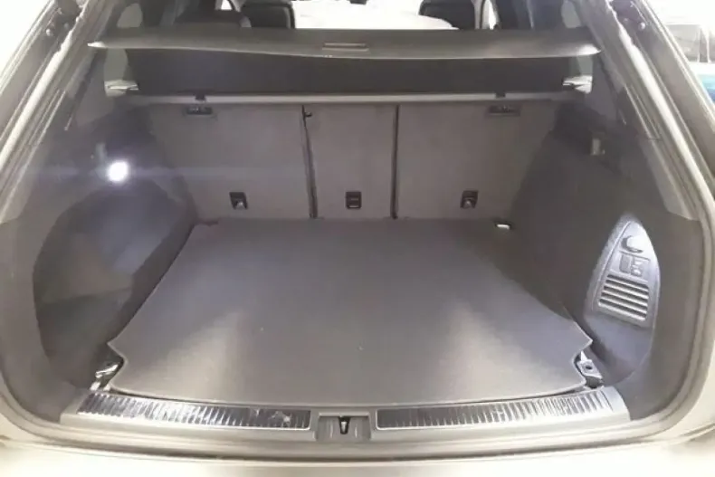 Volkswagen Touareg din 2025 cu 12.700 km - oferta VOL178814 - foto 6