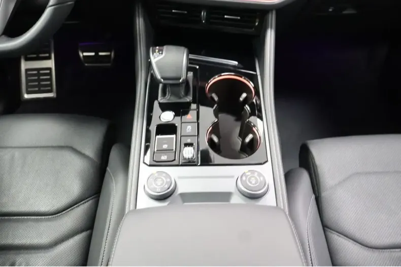 Volkswagen Touareg din 2025 cu 28.881 km - oferta VOL178820 - foto 11