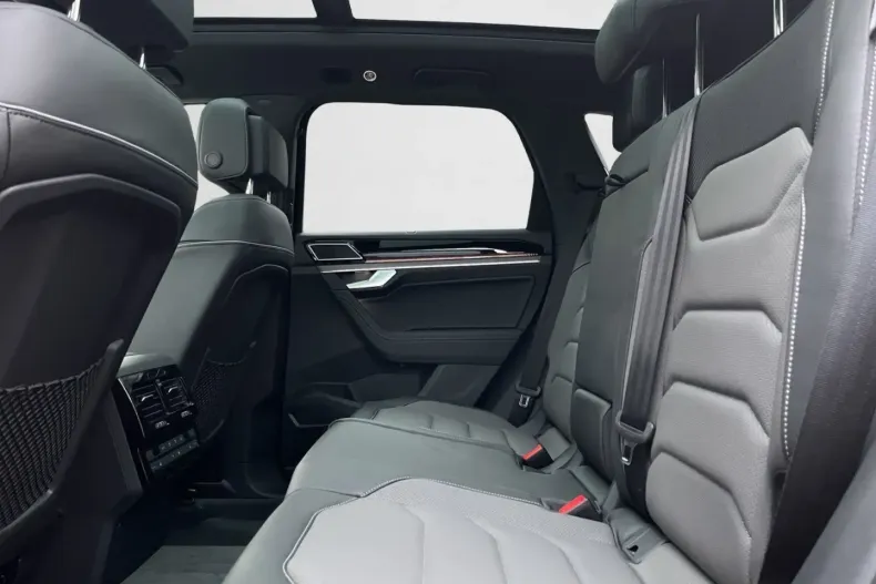 Volkswagen Touareg din 2025 cu 29.500 km - oferta VOL178822 - foto 12