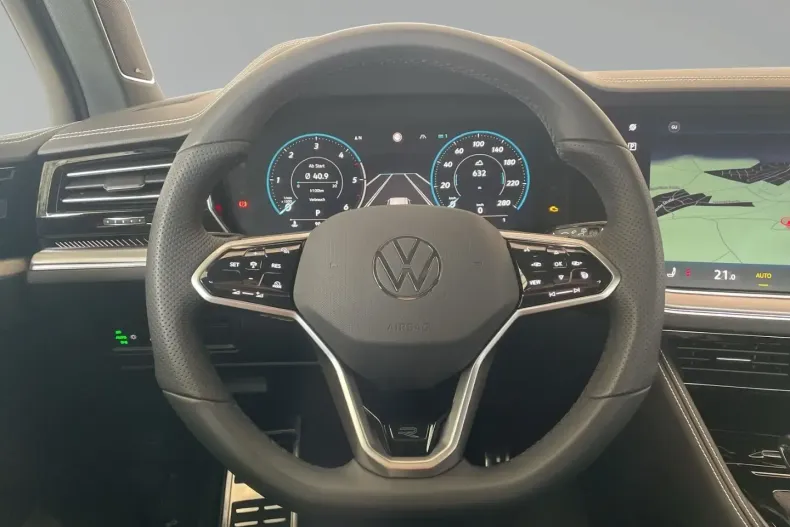 Volkswagen Touareg din 2024 cu 30.000 km - oferta VOL178823 - foto 4