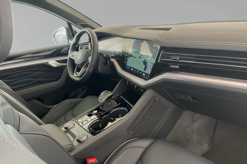 Volkswagen Touareg din 2024 cu 30.000 km - oferta VOL178823 - foto 6