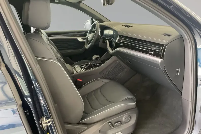 Volkswagen Touareg din 2024 cu 30.000 km - oferta VOL178823 - foto 7