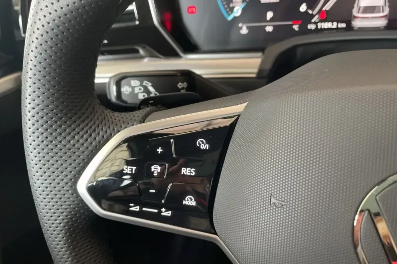 Volkswagen Touareg din 2024 cu 30.000 km - oferta VOL178823 - foto 16