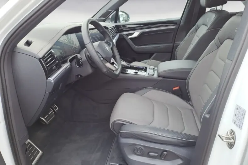 Volkswagen Touareg din 2024 cu 14.448 km - oferta VOL178827 - foto 8