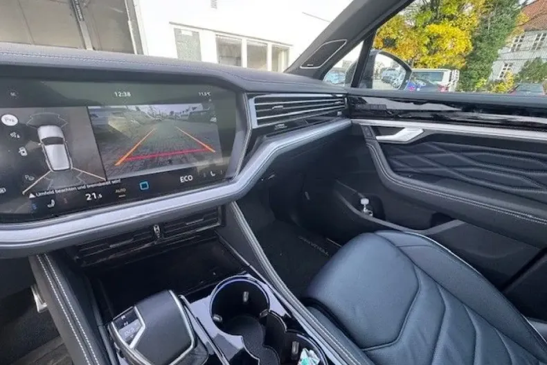 Volkswagen Touareg din 2024 cu 25.991 km - oferta VOL178832 - foto 16