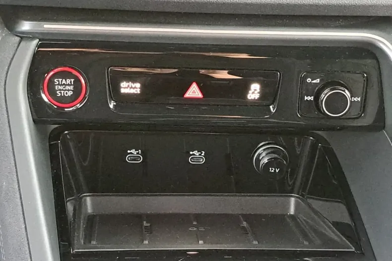 Audi Q5 din 2025 cu 19.990 km - oferta AUD178838 - foto 32