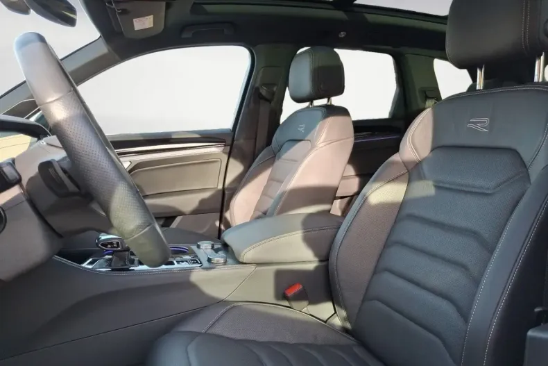 Volkswagen Touareg din 2025 cu 15.335 km - oferta VOL178839 - foto 8