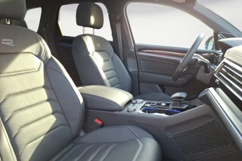 Volkswagen Touareg din 2025 cu 15.335 km - oferta VOL178839 - foto 9