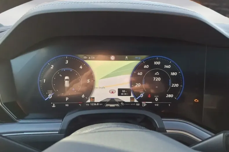 Volkswagen Touareg din 2025 cu 15.335 km - oferta VOL178839 - foto 10