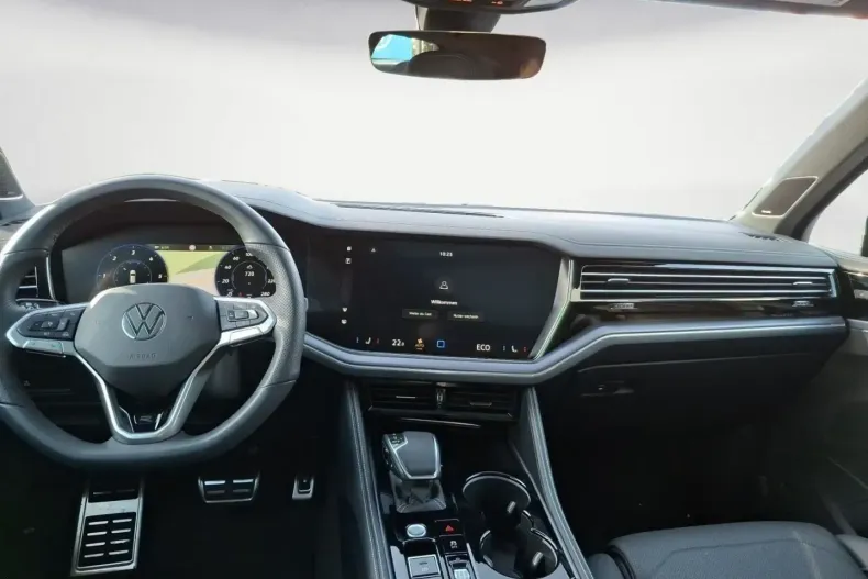 Volkswagen Touareg din 2025 cu 15.335 km - oferta VOL178839 - foto 11